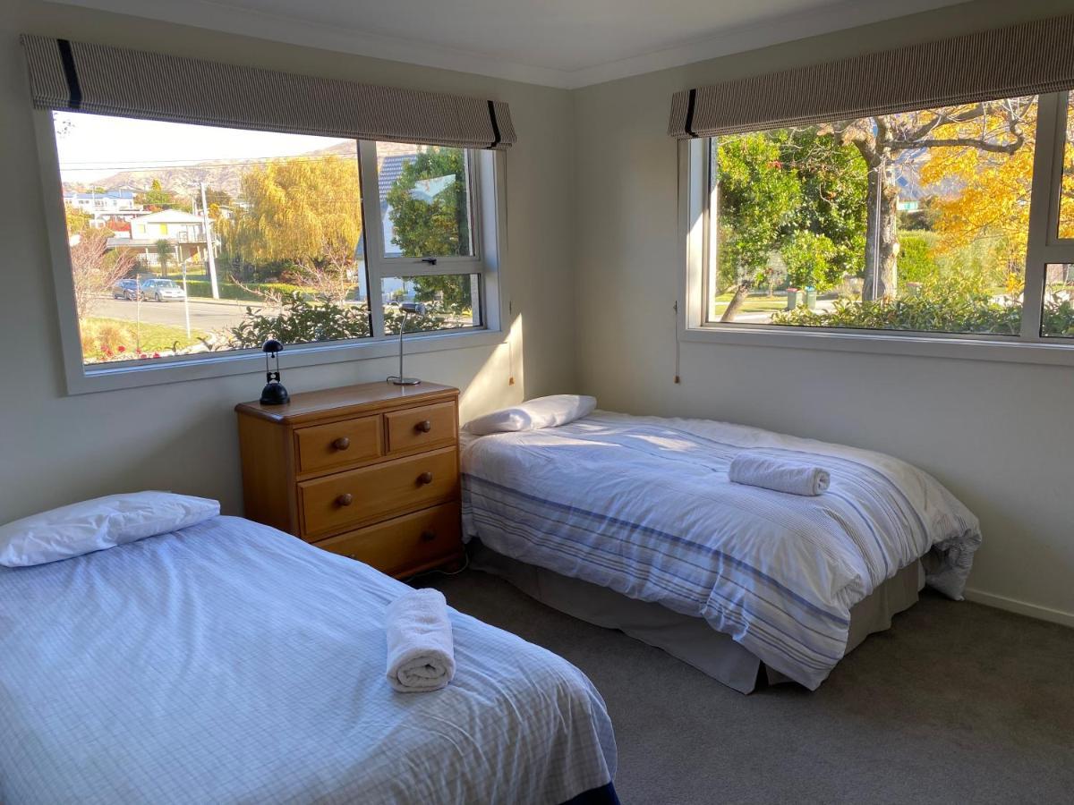 Villa Amazing Aubrey, Walk To Bremner Bay à Wanaka Extérieur photo