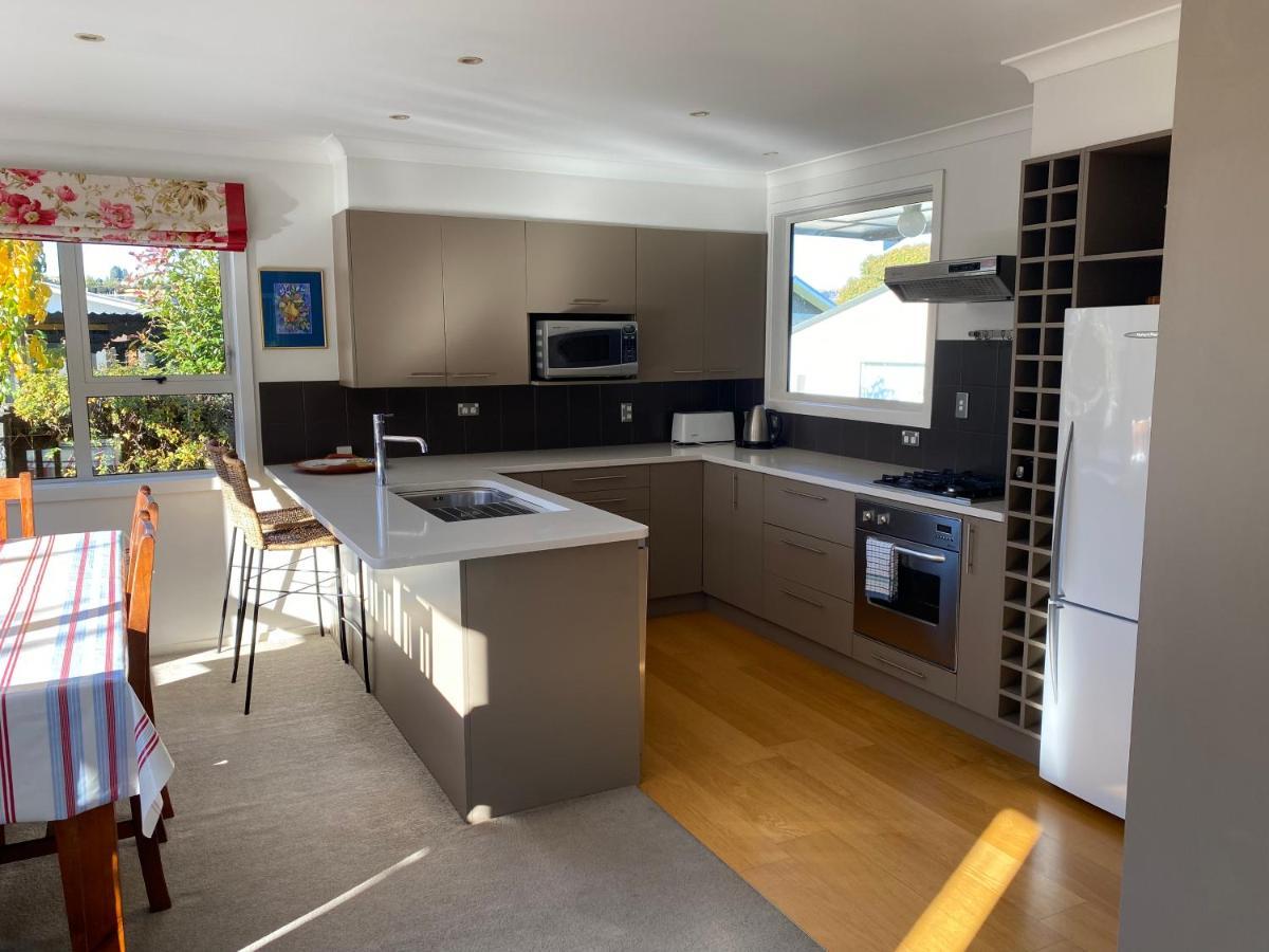 Villa Amazing Aubrey, Walk To Bremner Bay à Wanaka Extérieur photo